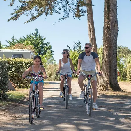 Camping Les Grenettes 5*