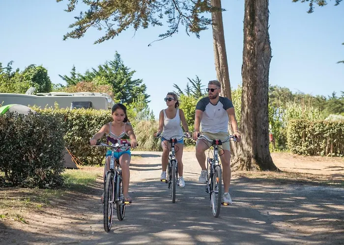 Camping Les Grenettes 5*